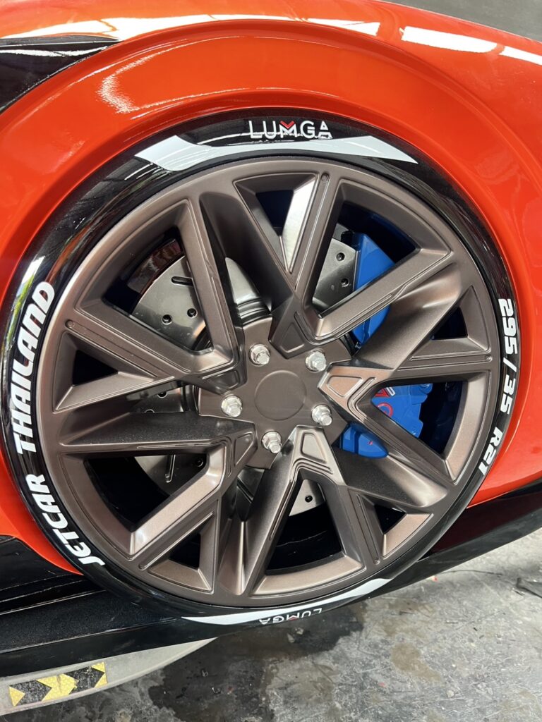 Sleek Jetcar design painted with glossy, marine-grade colors by LUMGA.